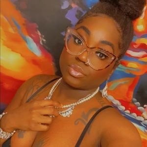 Meet your Posher, Jasmine